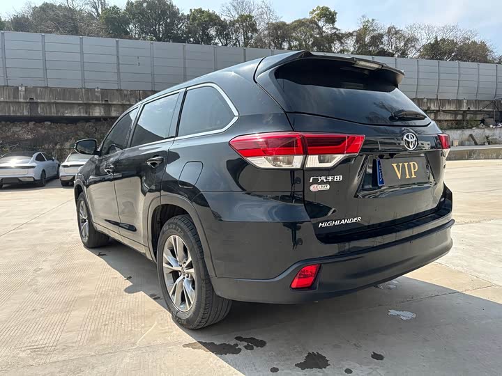 Фото 7 - Toyota Highlander