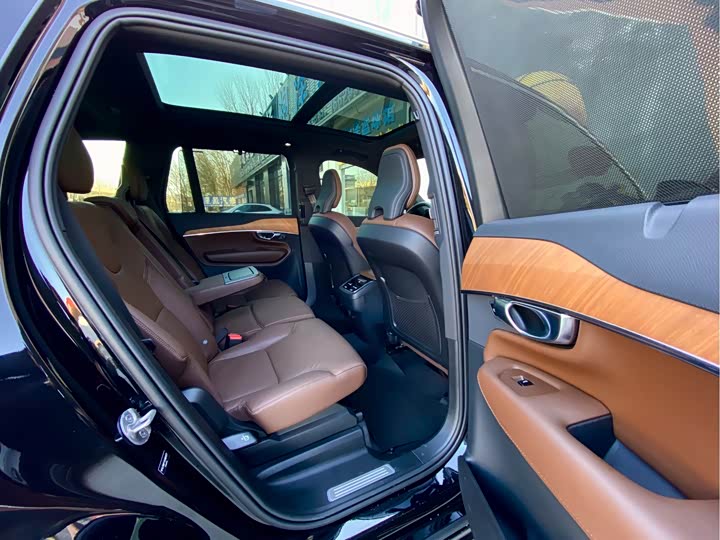 Photo 6 - Volvo XC90