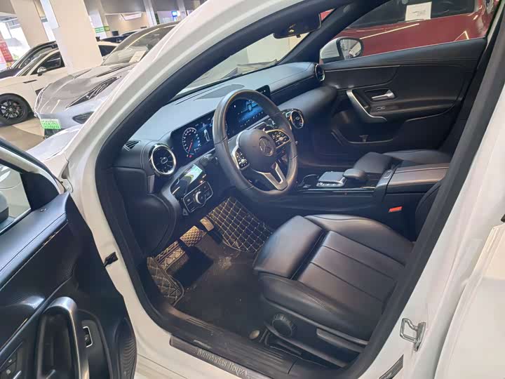 Фото 6 - Mercedes-Benz A-Class