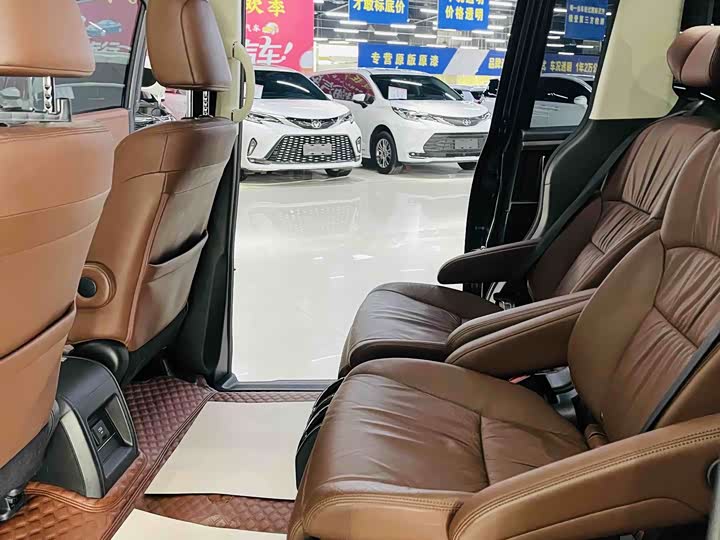 Фото 7 - Honda Odyssey