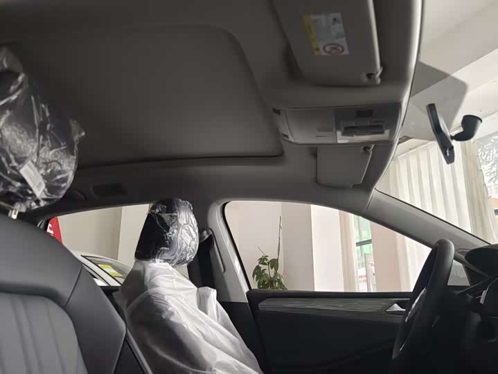 Photo 3 - Volkswagen Sagitar L