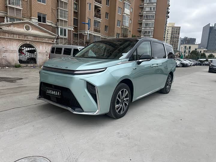 Photo 1 - Maxus Mifa 9