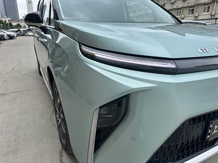 Photo 4 - Maxus Mifa 9