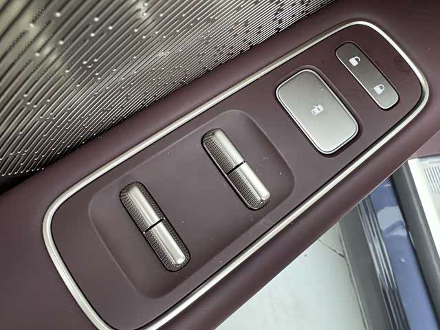 Фото 9 - Nio ES8