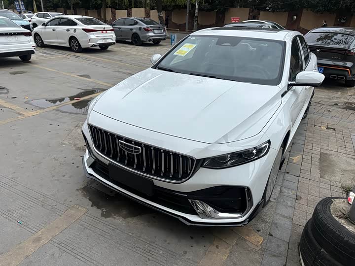 Фото 1 - Geely Preface