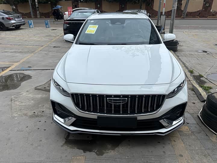 Фото 2 - Geely Preface