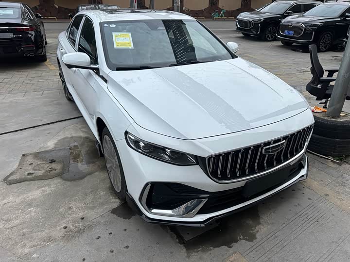 Фото 3 - Geely Preface