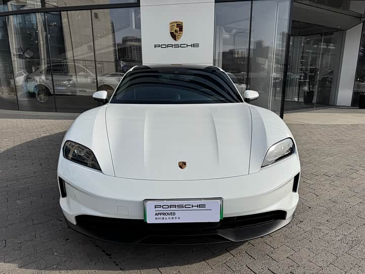 Фото 3 - Porsche Taycan