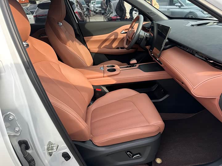 Photo 8 - Changan UNI-Z