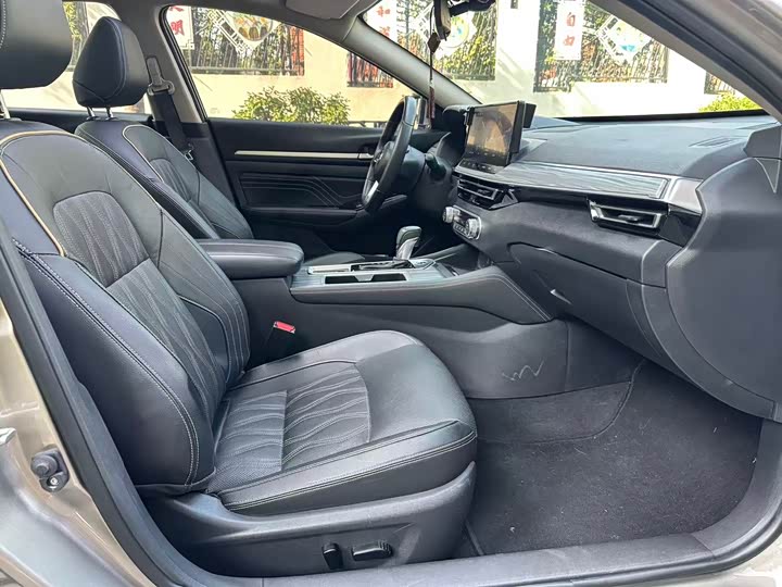 Фото 7 - Nissan Teana