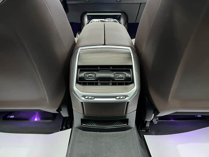 Photo 9 - BMW 7 Series