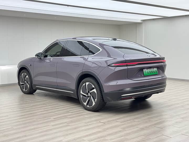 Фото 7 - Nio EC6