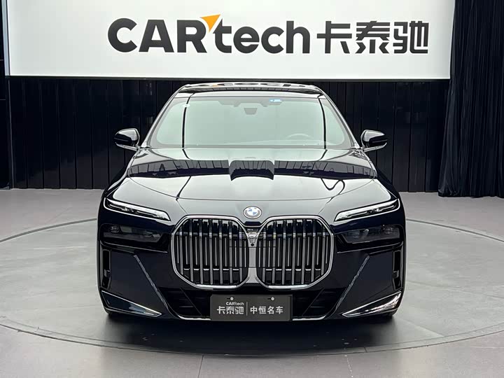 Фото 2 - BMW 7 Series