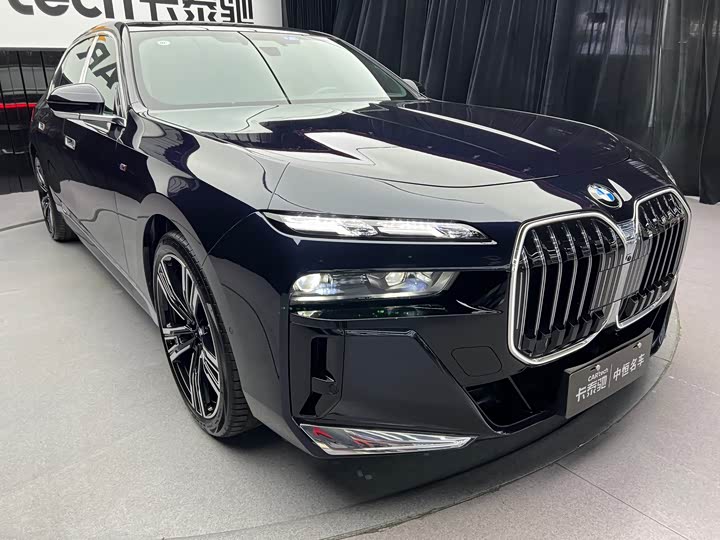Фото 7 - BMW 7 Series