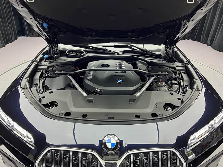 Фото 8 - BMW 7 Series