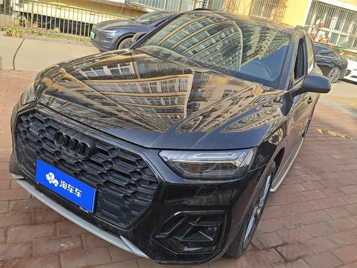 Фото 1 - Audi Q5L