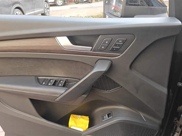 Фото 7 - Audi Q5L