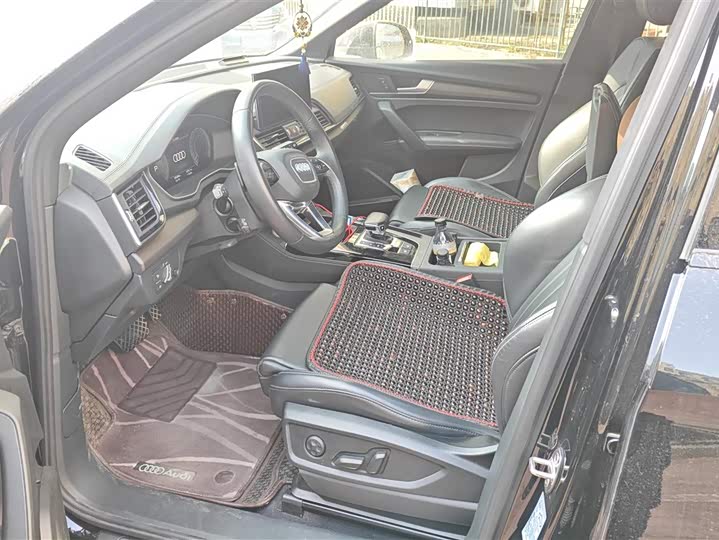 Фото 9 - Audi Q5L