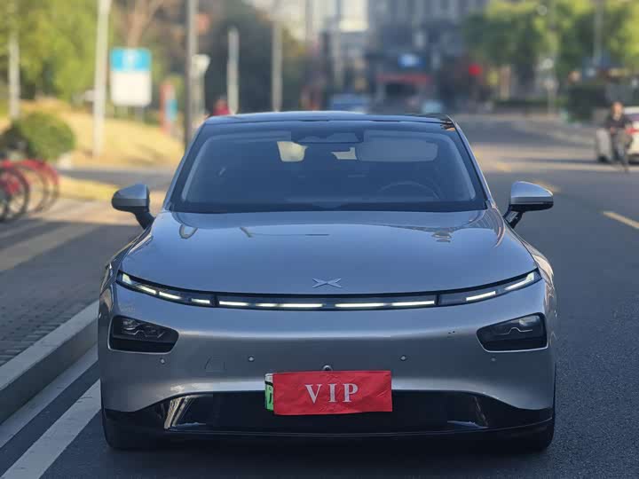 Фото 2 - XPeng P7
