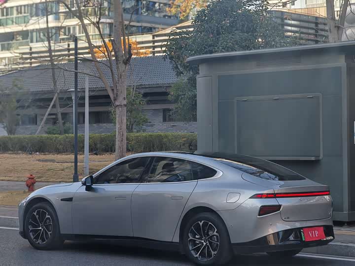 Фото 4 - XPeng P7