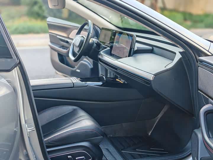 Фото 8 - XPeng P7