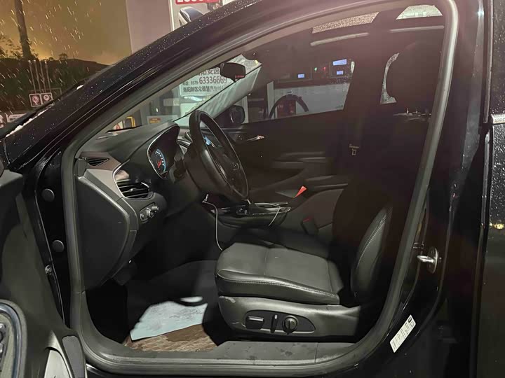 Фото 4 - Chevrolet Malibu XL