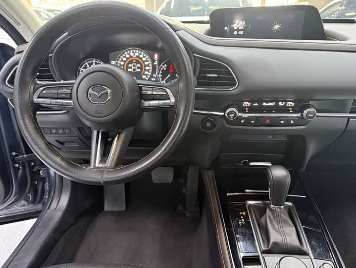 Photo 6 - Mazda CX-30