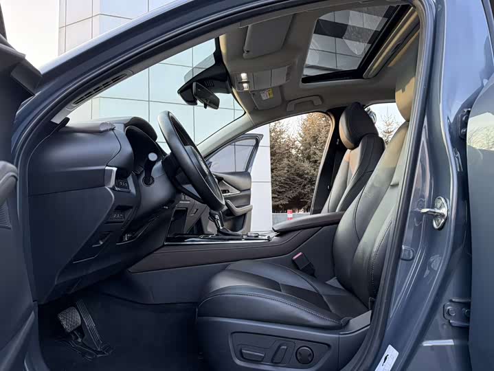 Photo 9 - Mazda CX-30