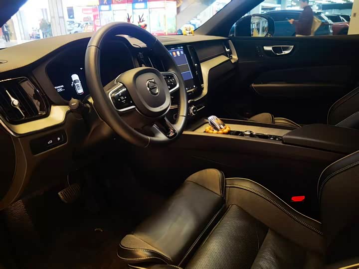 Фото 7 - Volvo XC60 Hybrid