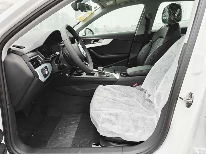 Фото 5 - Audi A4L