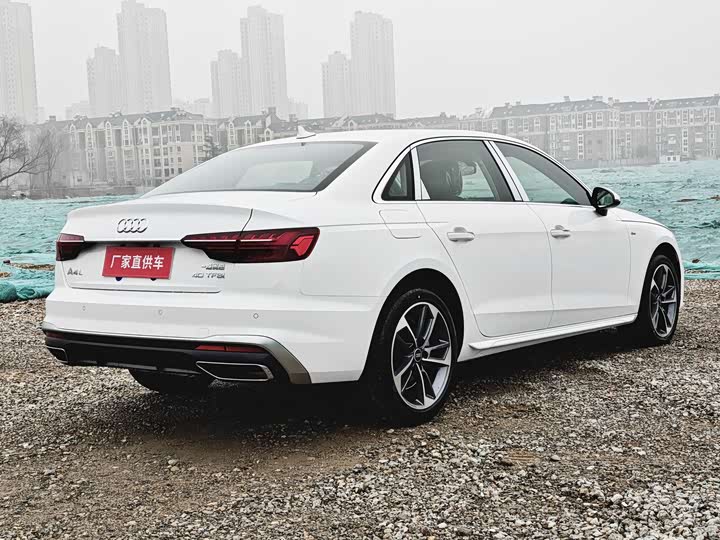 Фото 7 - Audi A4L