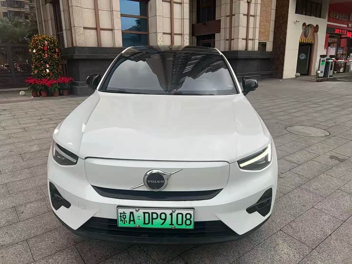 Фото 4 - Volvo C40