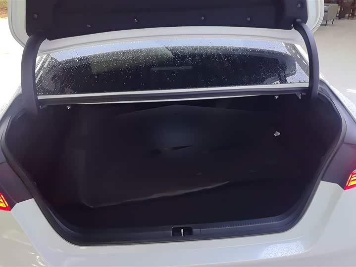 Photo 4 - Toyota Camry