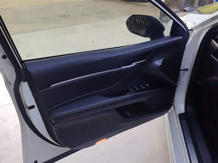 Photo 7 - Toyota Camry