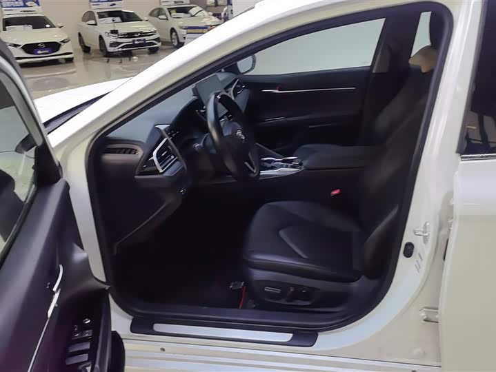 Photo 9 - Toyota Camry