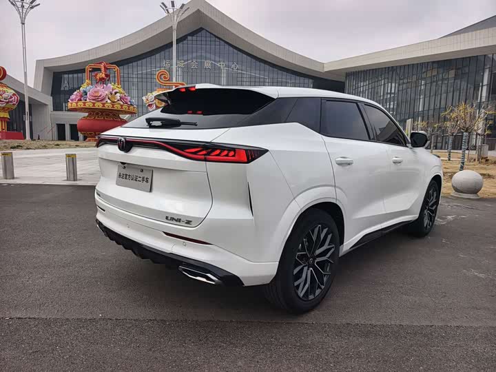 Photo 5 - Changan UNI-Z