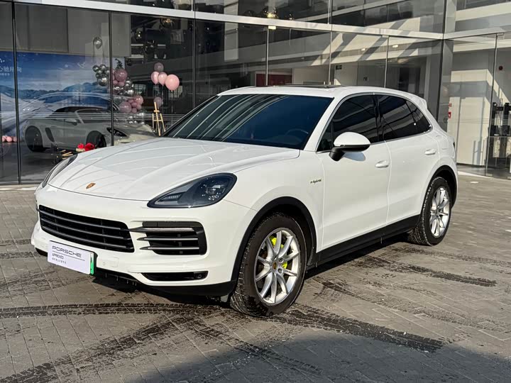 Фото 1 - Porsche Cayenne Hybrid