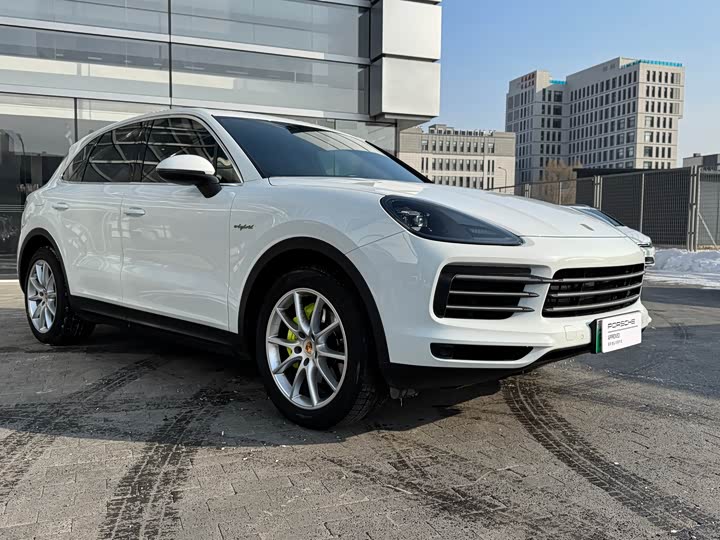 Фото 2 - Porsche Cayenne Hybrid