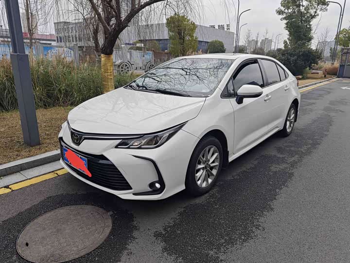 Фото 1 - Toyota Corolla