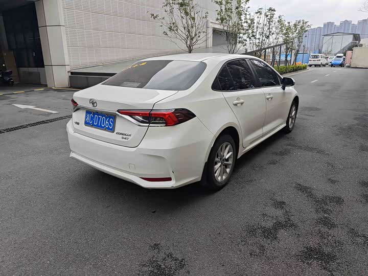 Фото 3 - Toyota Corolla