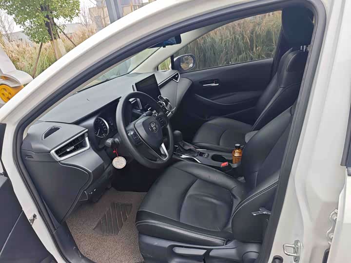 Фото 8 - Toyota Corolla