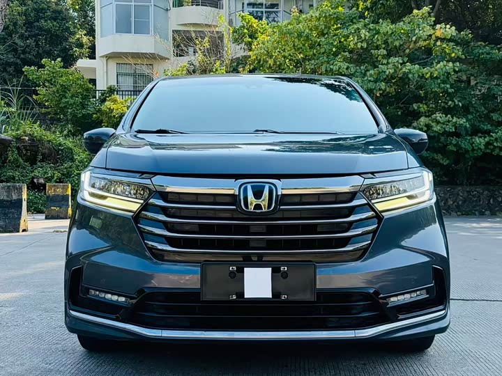 Фото 2 - Honda Odyssey