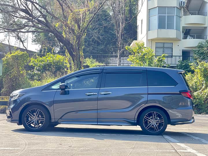 Фото 4 - Honda Odyssey