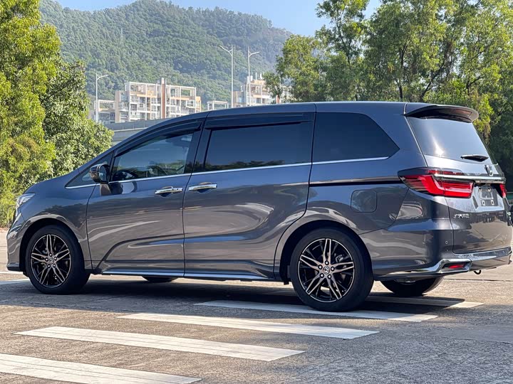 Фото 7 - Honda Odyssey