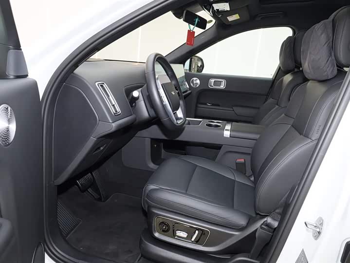 Фото 4 - LiXiang L9