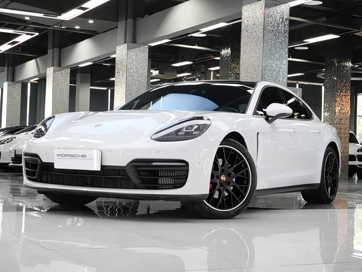 Фото 1 - Porsche Panamera