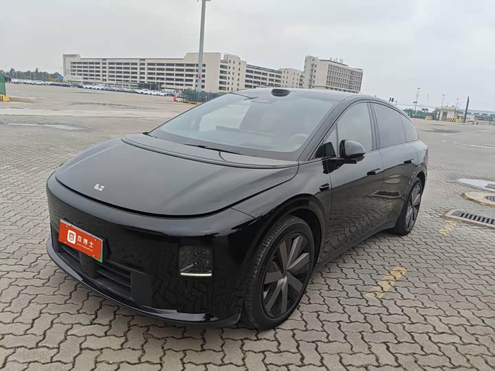 Фото 1 - LiXiang i6