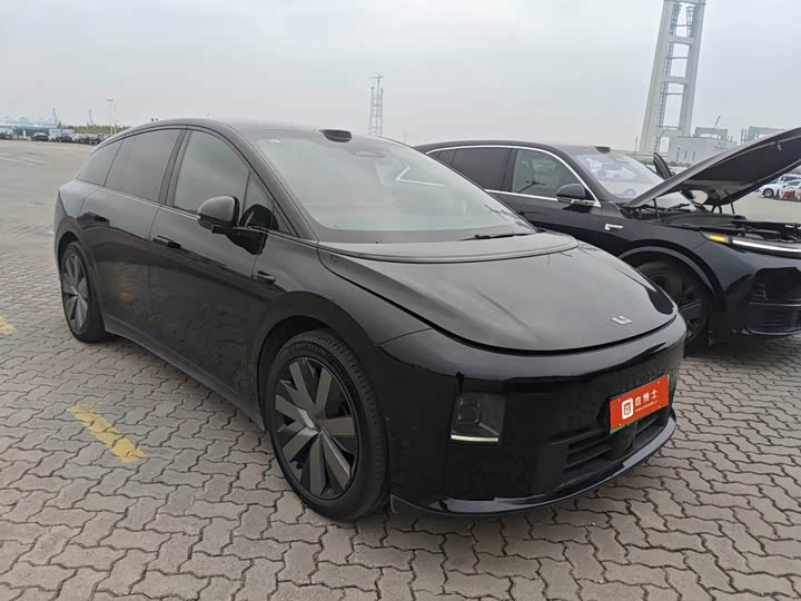 Фото 2 - LiXiang i6