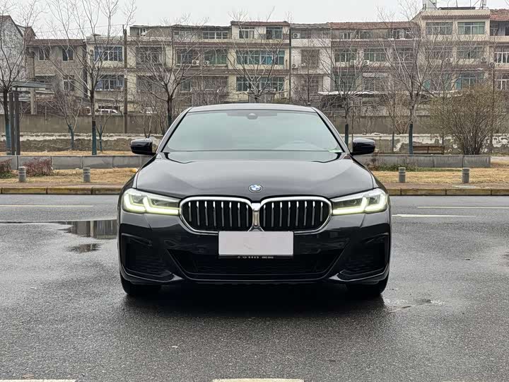 Photo 2 - BMW 5 Series