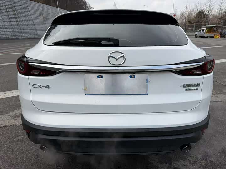 Photo 4 - Mazda CX-4